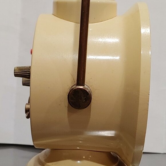 Vintage Jerger Alarm Clock Mechanical Yellow Like Lantern Rare - Picture 5 of 10